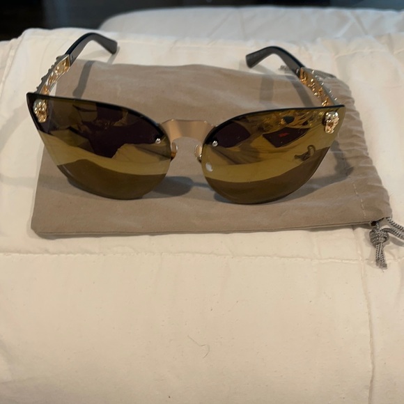 dont know Accessories - Brand new unsex sunglasses gold and brown